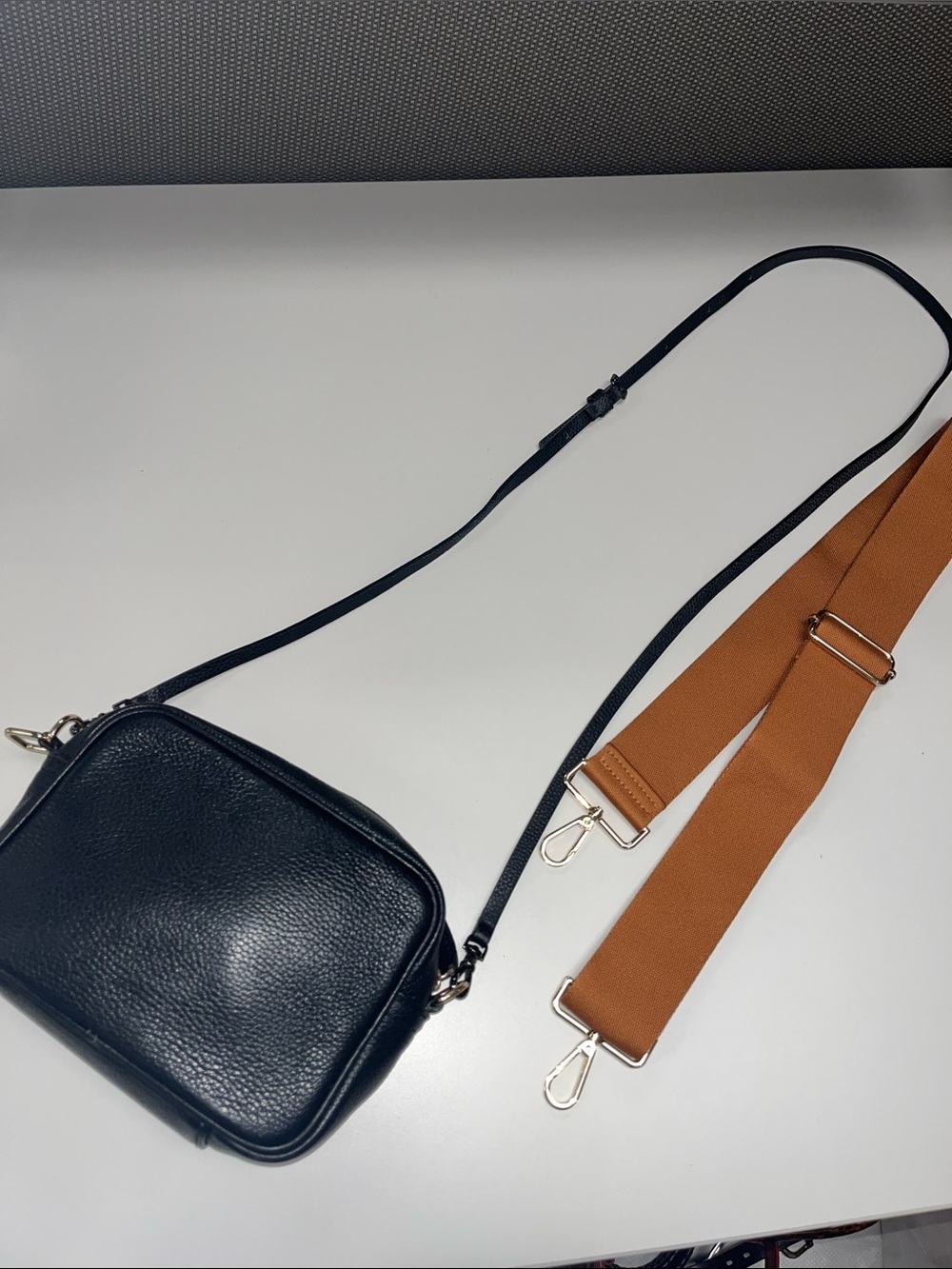 Elie Beaumont Black Pebbled Leather Crossbody Bag w/ Detachable Straps